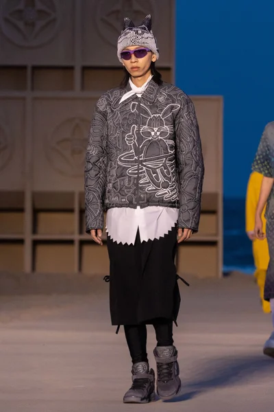 Look 80
